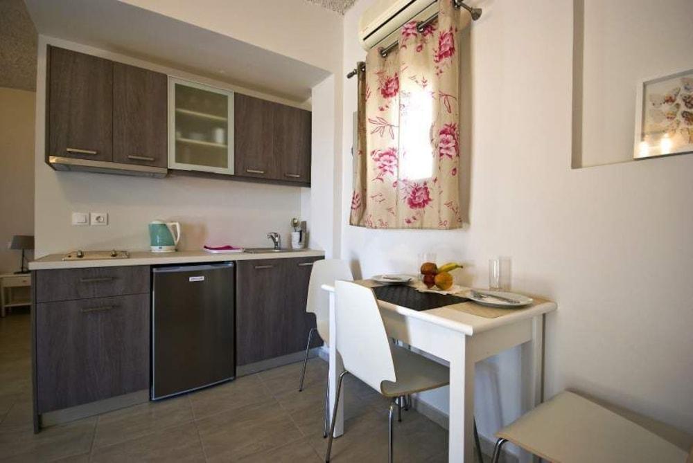 Alafouzos Studios & Apartments Kamári 外观 照片
